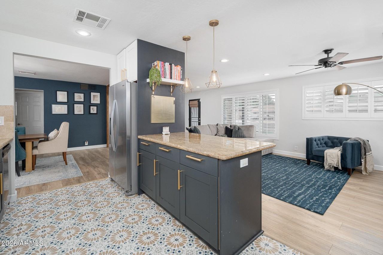 1731 W Highland Ave - Photo 2 of 34