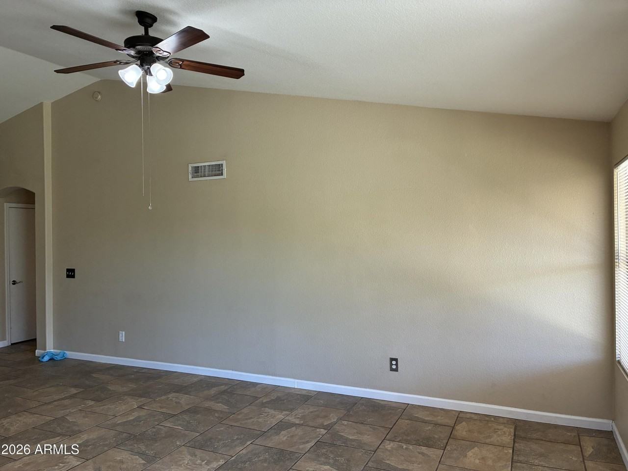 8981 W Maryland Ave - Photo 6 of 33