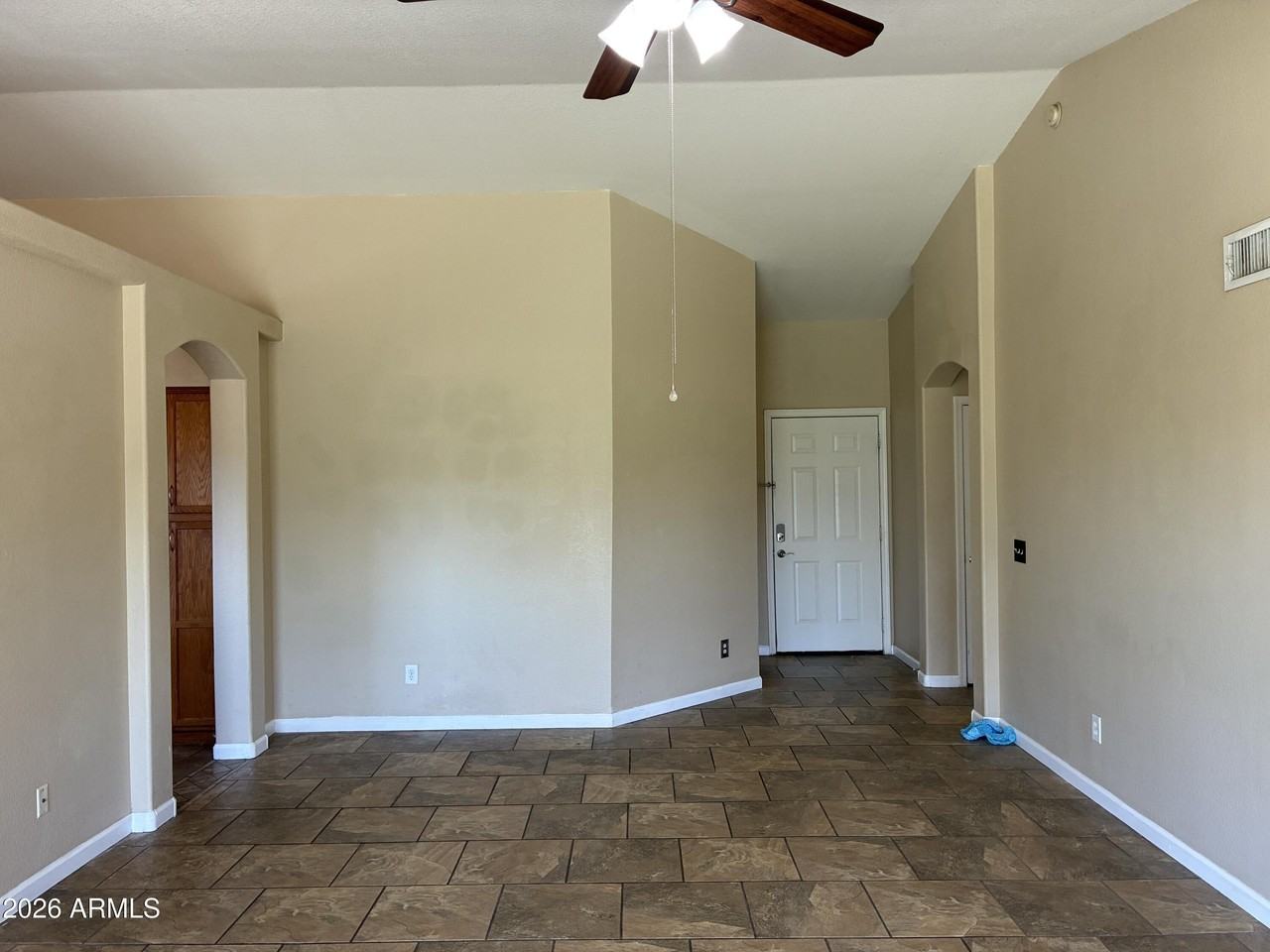 8981 W Maryland Ave - Photo 7 of 33