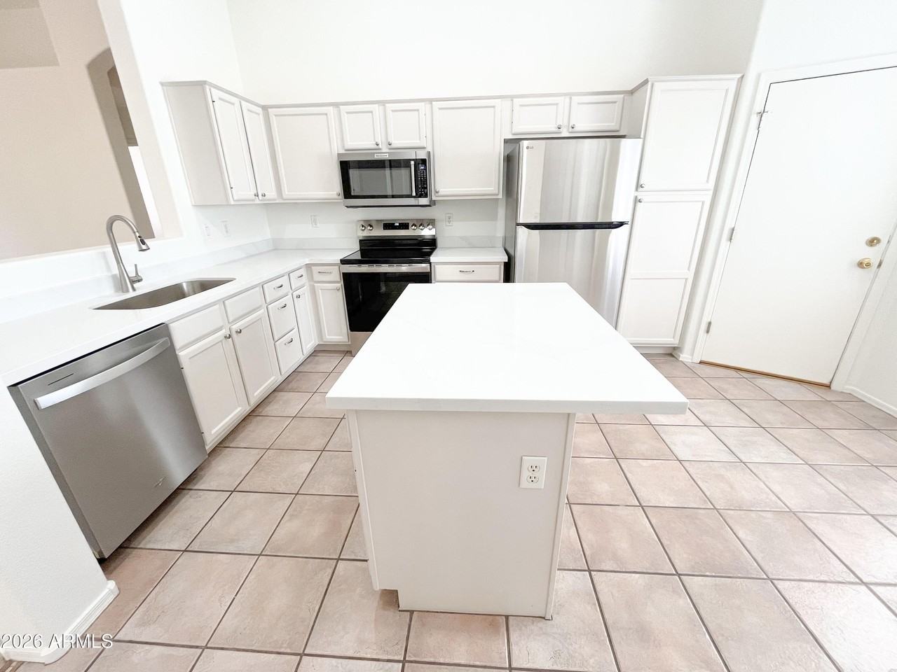 1282 W Macaw Dr - Photo 4 of 25