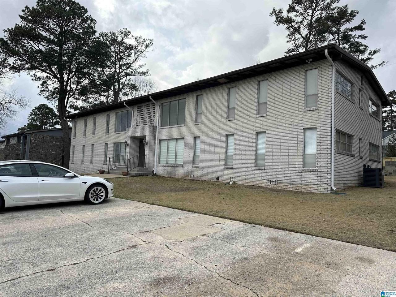 1834 Montclaire Ln #C - Photo 2 of 15