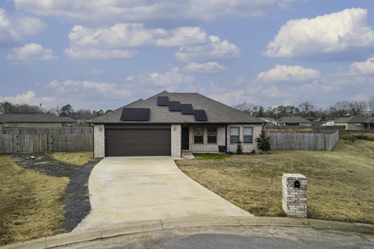 19 Kelby Ct - Photo 3 of 37