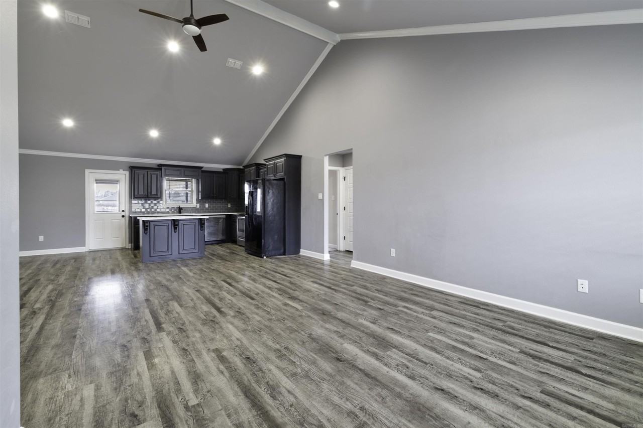 19 Kelby Ct - Photo 7 of 37