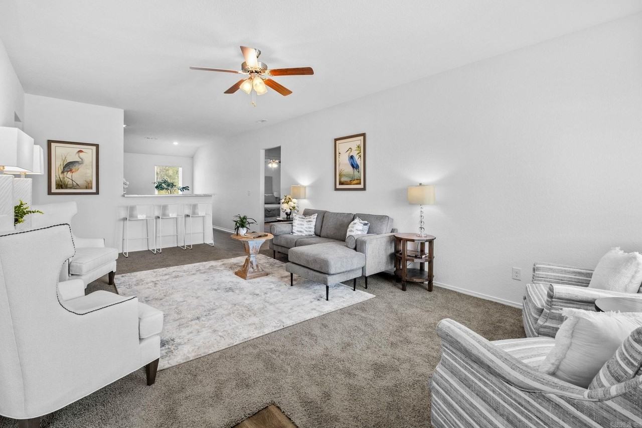 90 Kinley Brook Ln - Photo 3 of 34