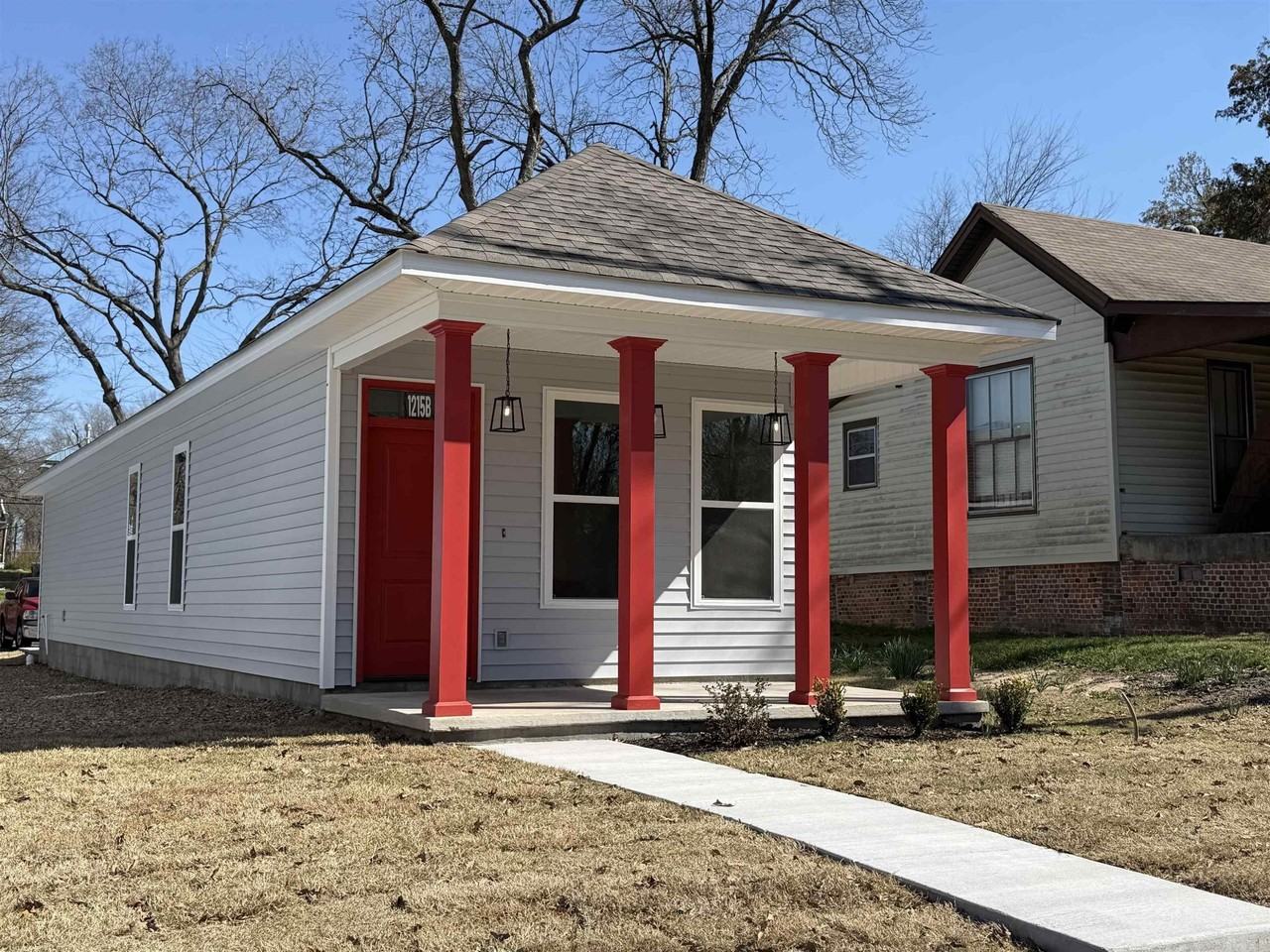 1215 College St - Photo 3 of 28