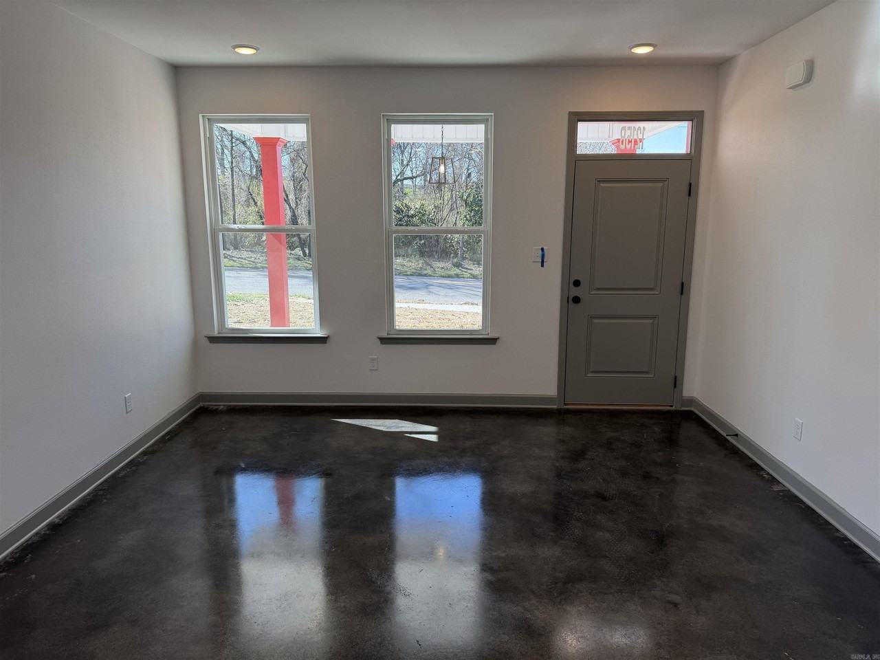 1215 College St - Photo 7 of 28