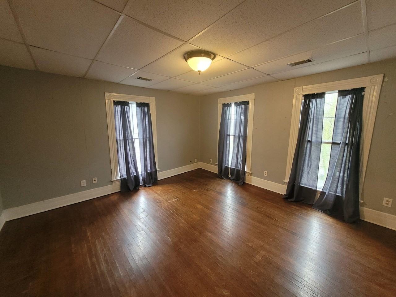 407 Colville St - Photo 2 of 7