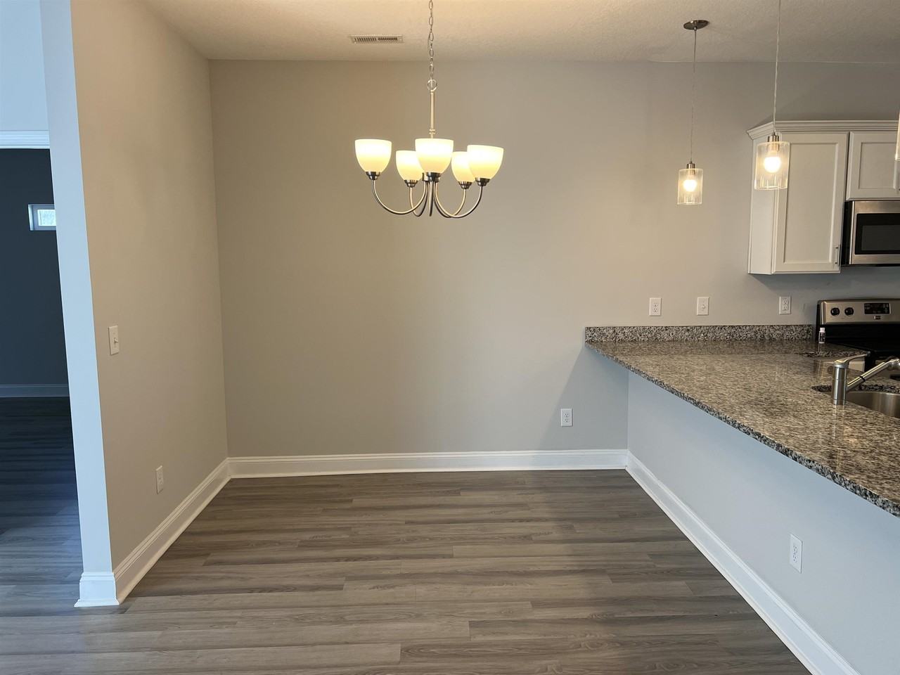 711 Hobonny Loop - Photo 4 of 18