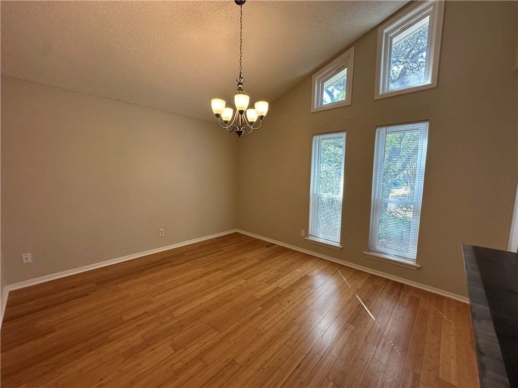 1506 Briar St - Photo 5 of 40