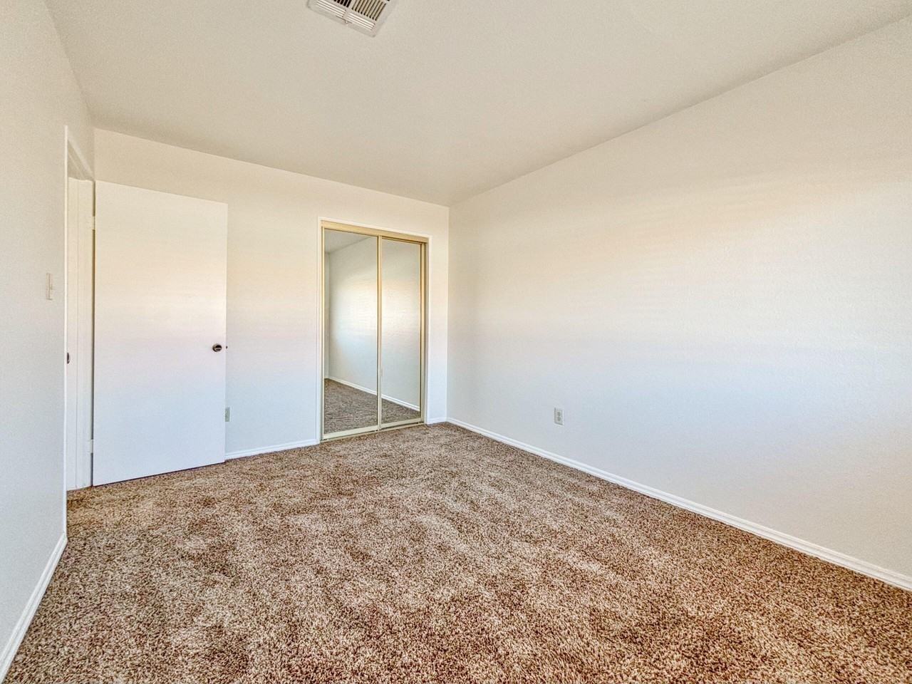 40215 Harris Ln - Photo 5 of 16