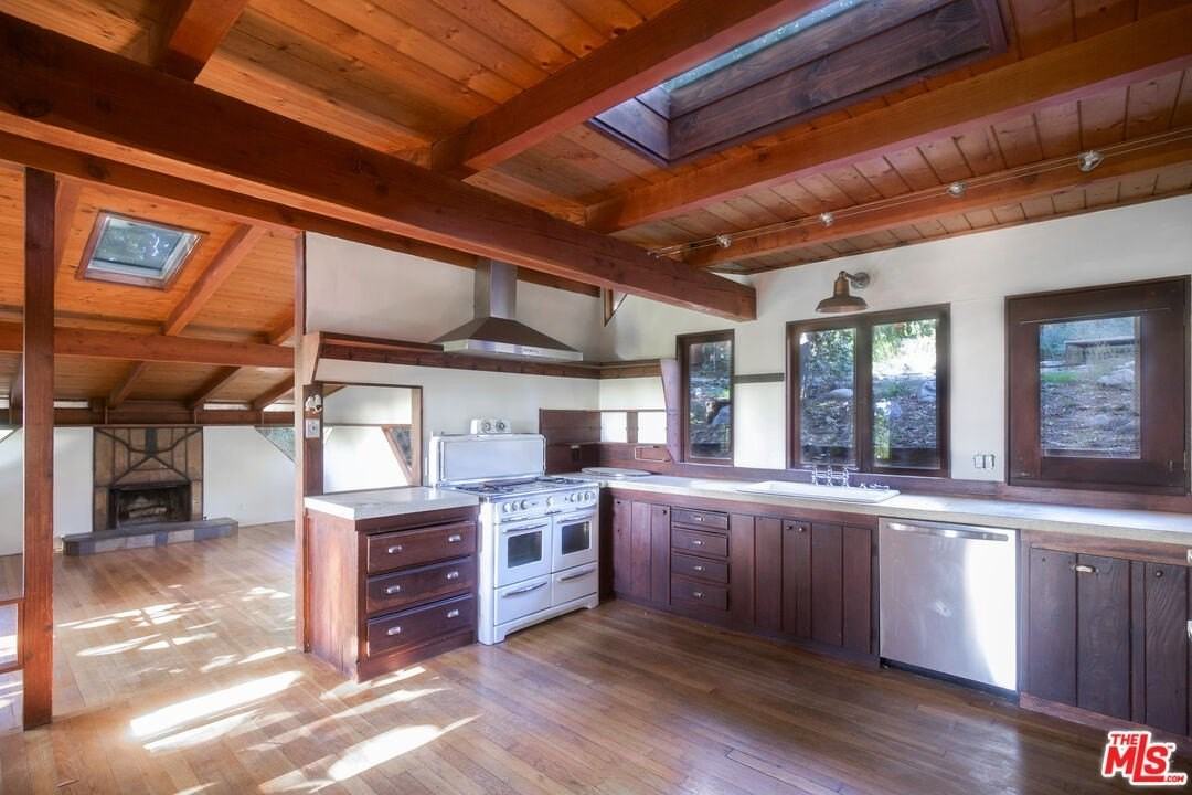 460 W Avenue 46 - Photo 5 of 18