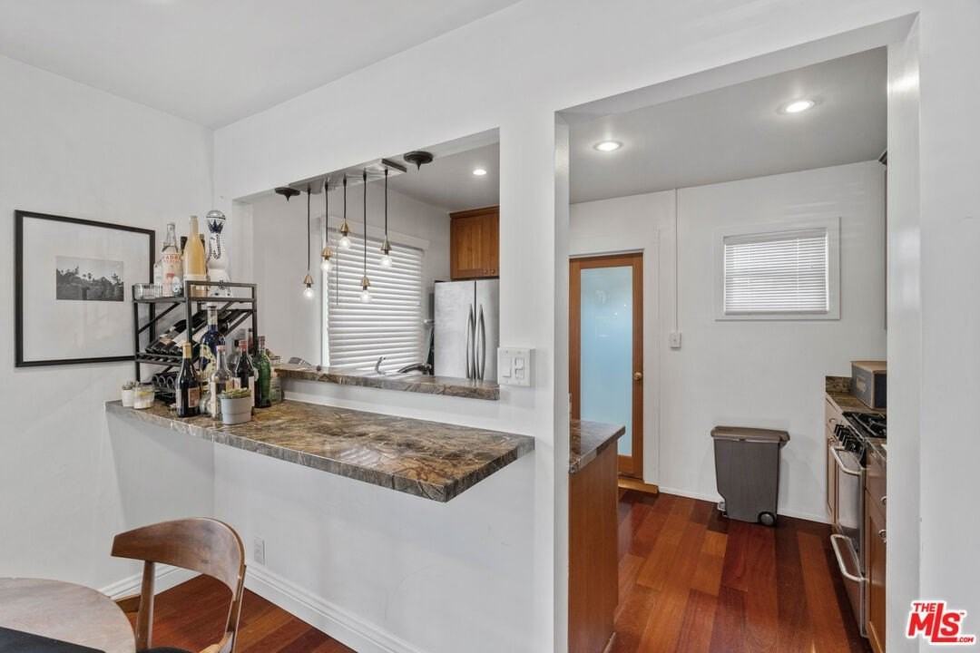 307 6th Ave - Photo 3 of 12