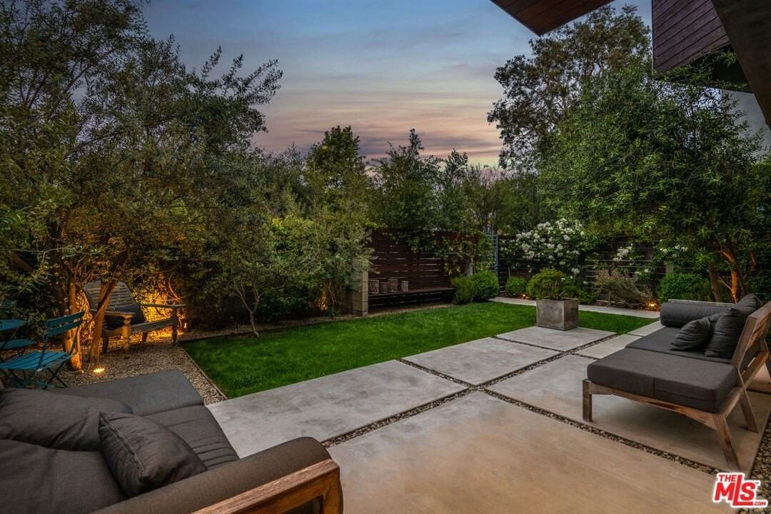 716 Brooks Ave - Photo 7 of 31