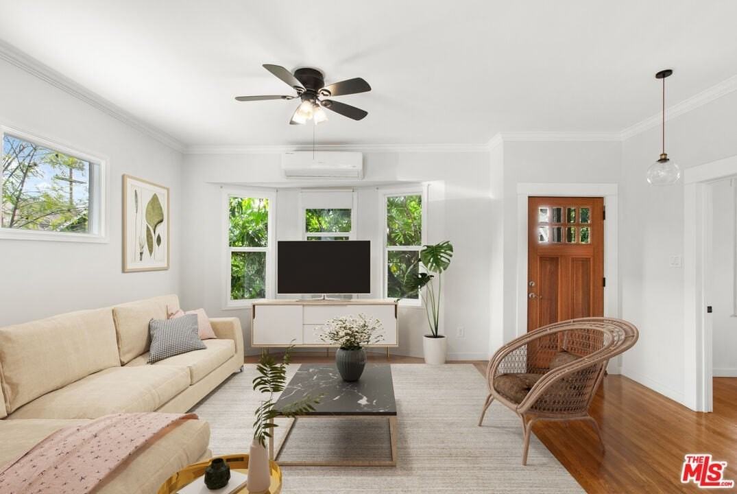 123 Ellita Pl - Photo 3 of 28