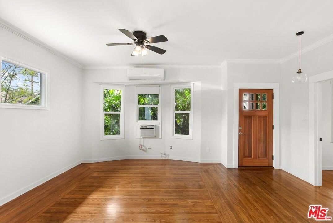 123 Ellita Pl - Photo 4 of 28