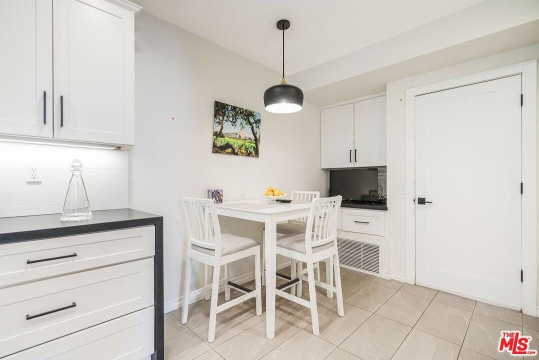 1666 Michael Ln - Photo 6 of 38