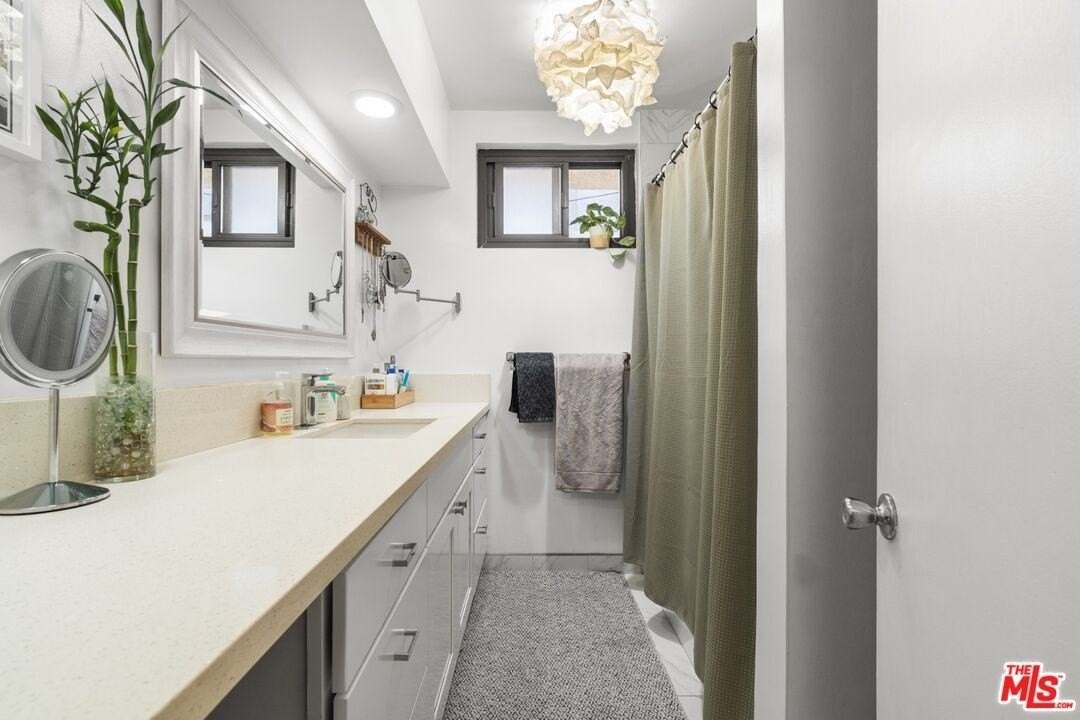 8630 Falmouth Ave Apt 4 - Photo 5 of 8