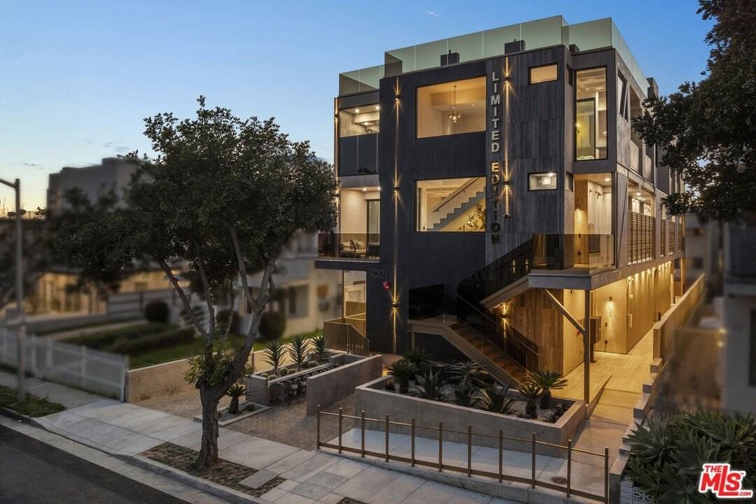 1021 N Ogden Dr Apt 6 - Photo 3 of 41