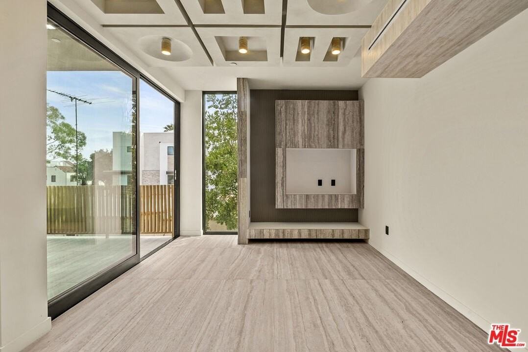 1021 N Ogden Dr Apt 6 - Photo 6 of 41