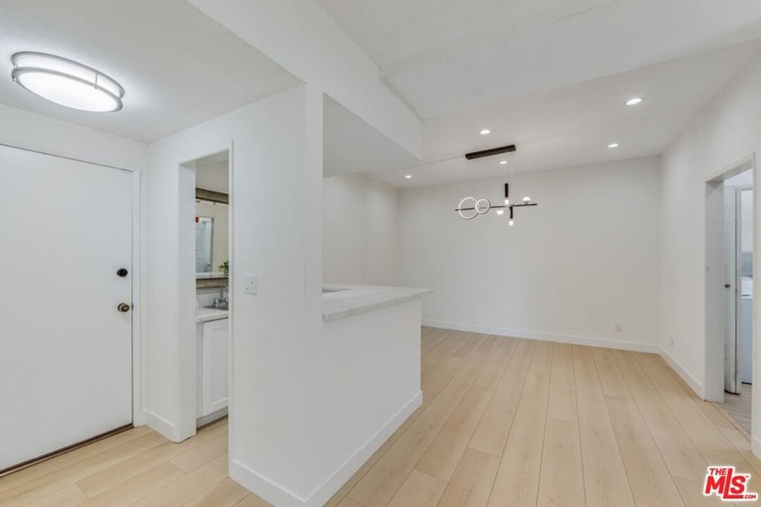 1727 S Bentley Ave Apt 207 - Photo 7 of 28