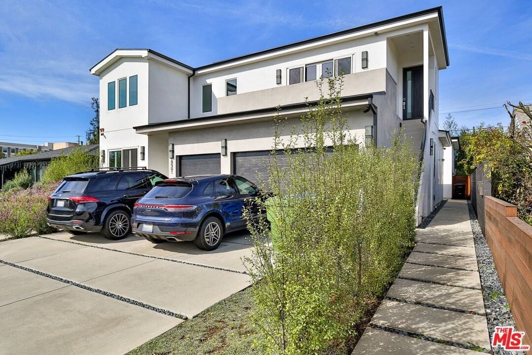 8505 Belford Ave - Photo 2 of 17