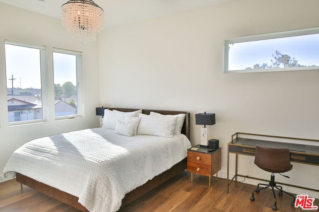 8505 Belford Ave - Photo 3 of 17