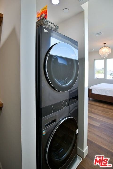 8505 Belford Ave - Photo 7 of 17