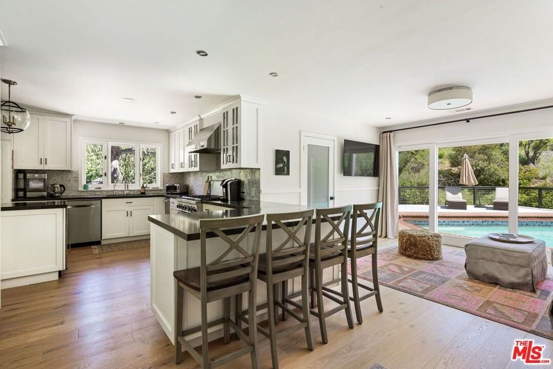 3206 Canyon Lake Dr - Photo 2 of 27