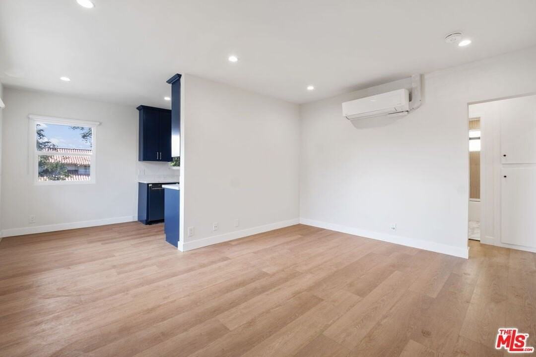 847 15th St Apt 3 - Photo 4 of 23