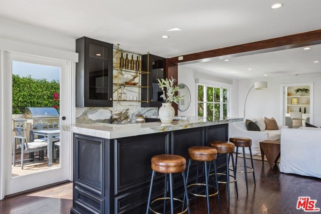 2411 Mount Olympus Dr - Photo 6 of 50