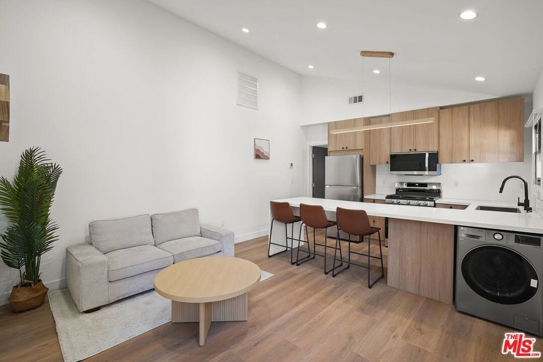 1333 N June St - Photo 2 of 14