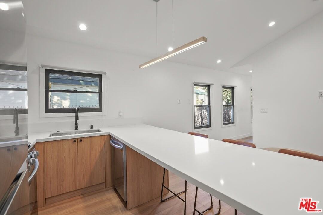 1333 N June St - Photo 4 of 14