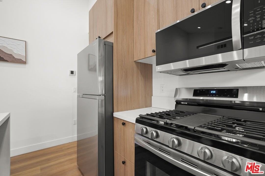 1333 N June St - Photo 5 of 14