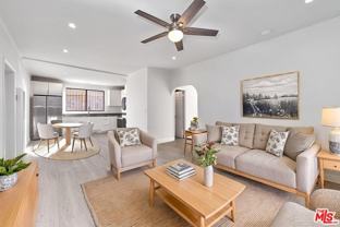 536 N Oxford Ave - Photo 1 of 1