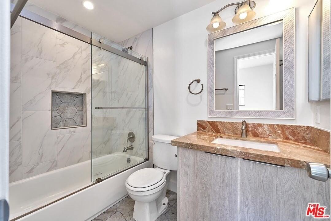 536 N Oxford Ave - Photo 6 of 18