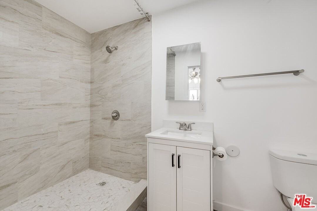 1031 W 57th St - Photo 3 of 6