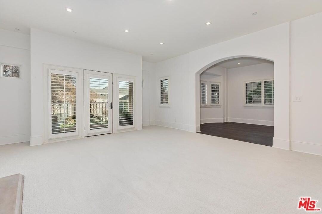 133 S Spalding Dr Unit 201 - Photo 5 of 21