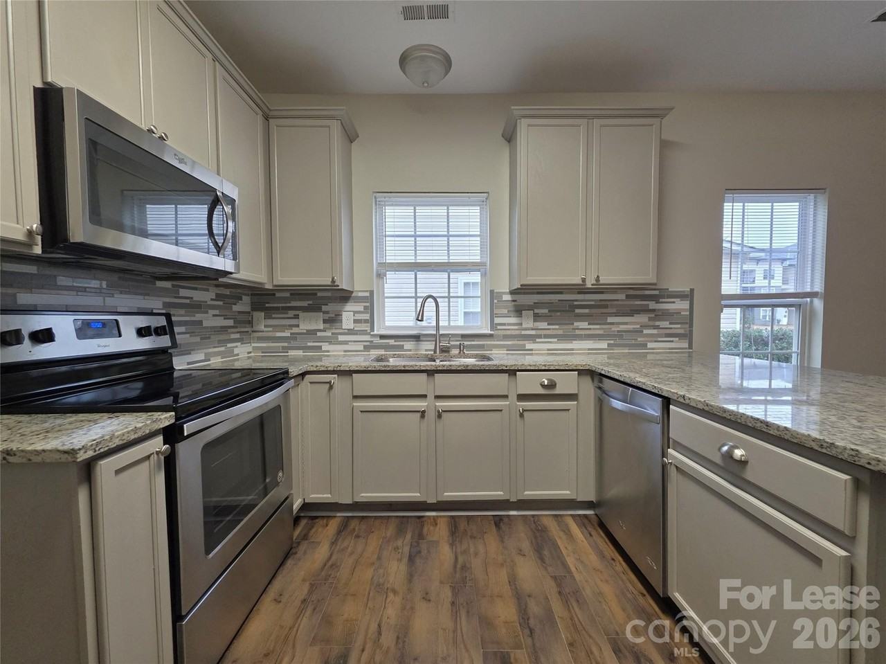 2023 Heywood Ave - Photo 4 of 19