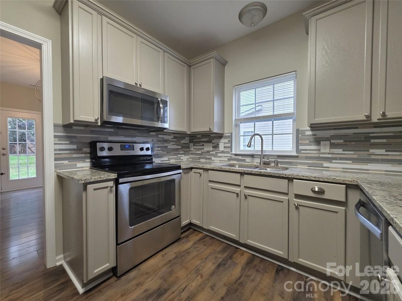 2023 Heywood Ave - Photo 5 of 19