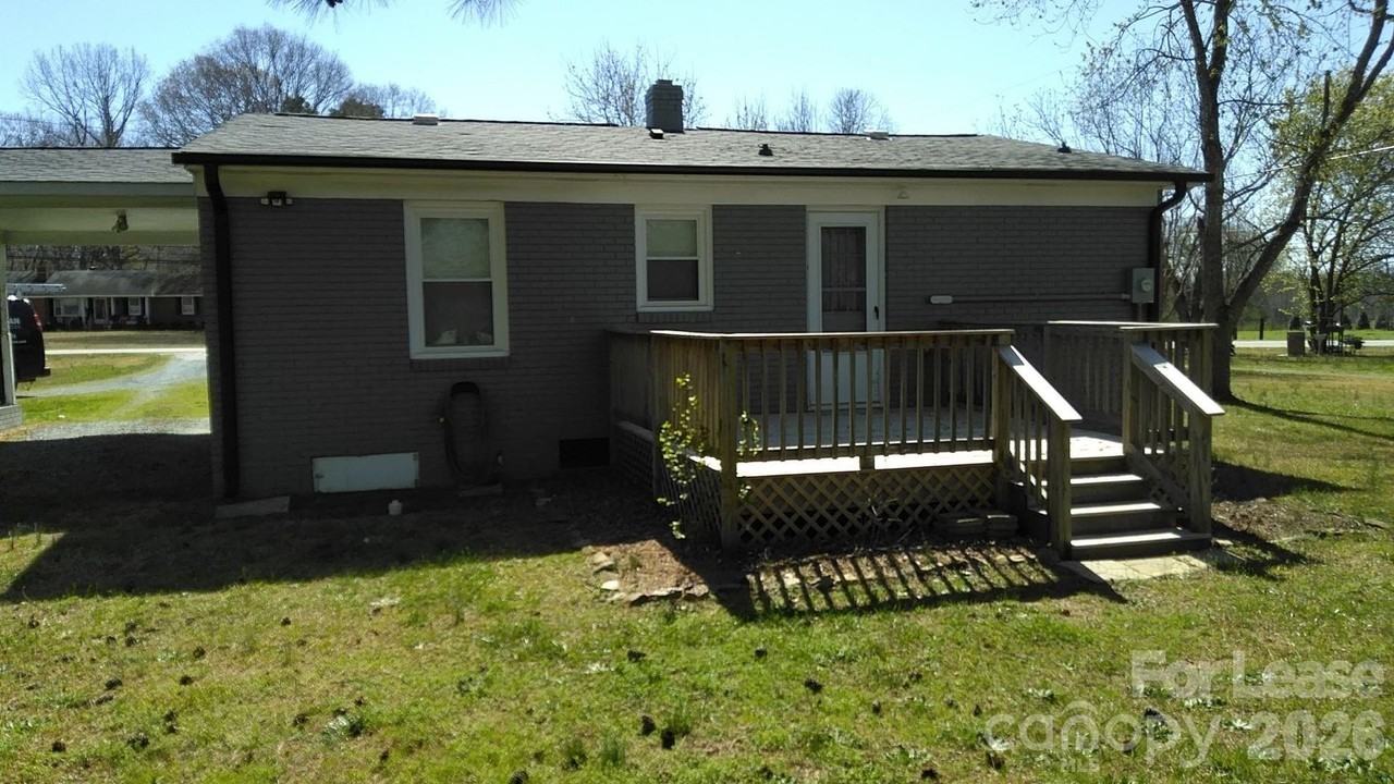 408 W Sandy Ridge Rd - Photo 2 of 11