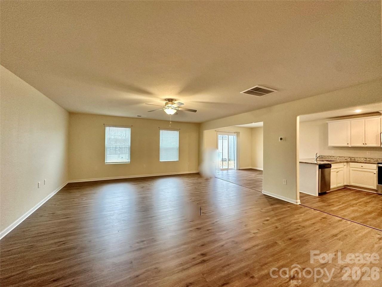 8128 Derby Woods Ln - Photo 6 of 33