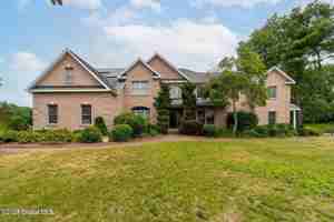 featured image of 209 Samuel Ct