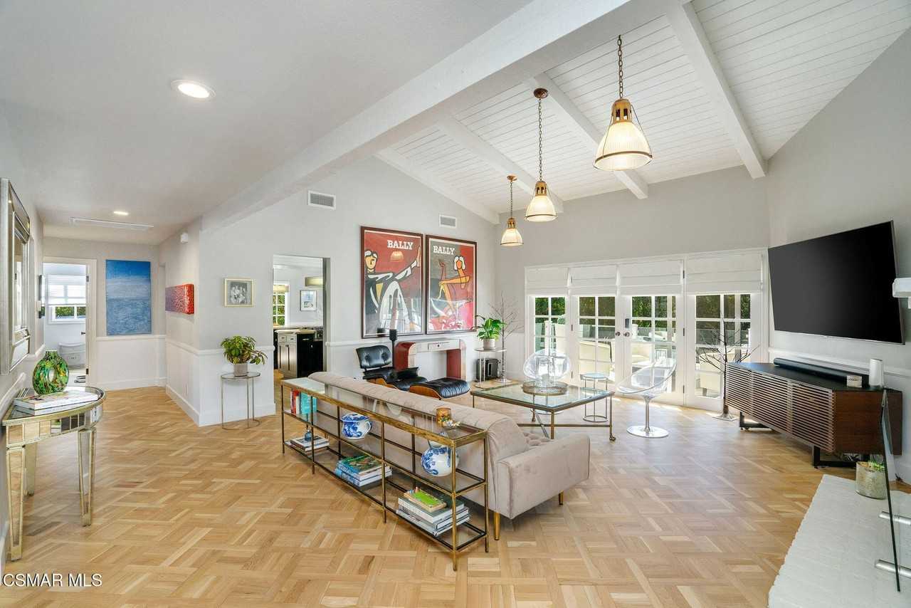 5420 Indian Trail Ct - Photo 4 of 50