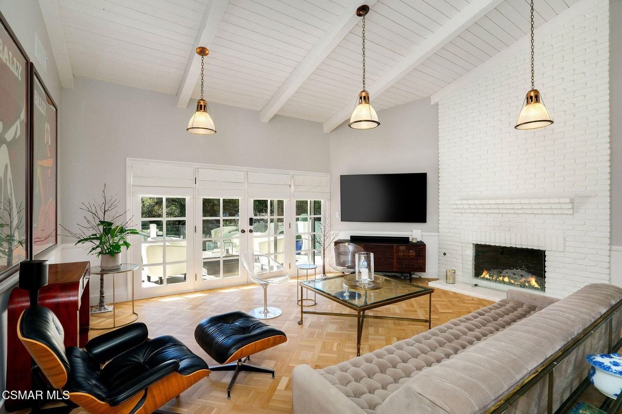 5420 Indian Trail Ct - Photo 5 of 50