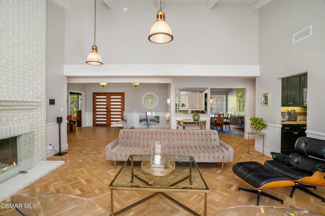 5420 Indian Trail Ct - Photo 7 of 50