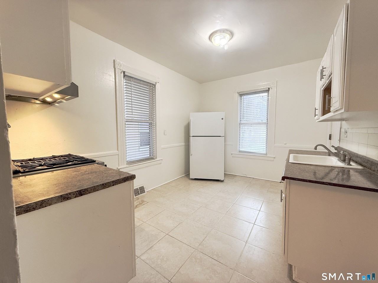 517 Brooks St - Photo 2 of 15