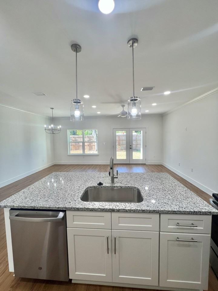 718 Powell Dr Apt B - Photo 6 of 12