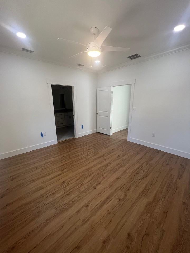 718 Powell Dr Apt B - Photo 7 of 12