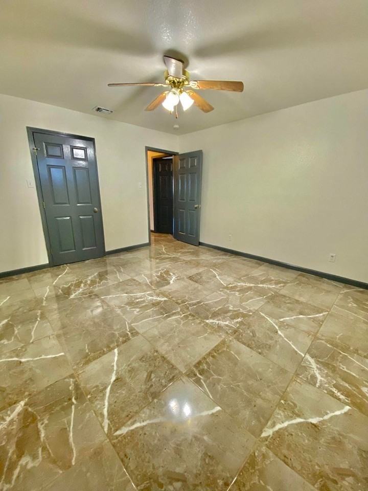 130 N Adams St - Photo 7 of 9