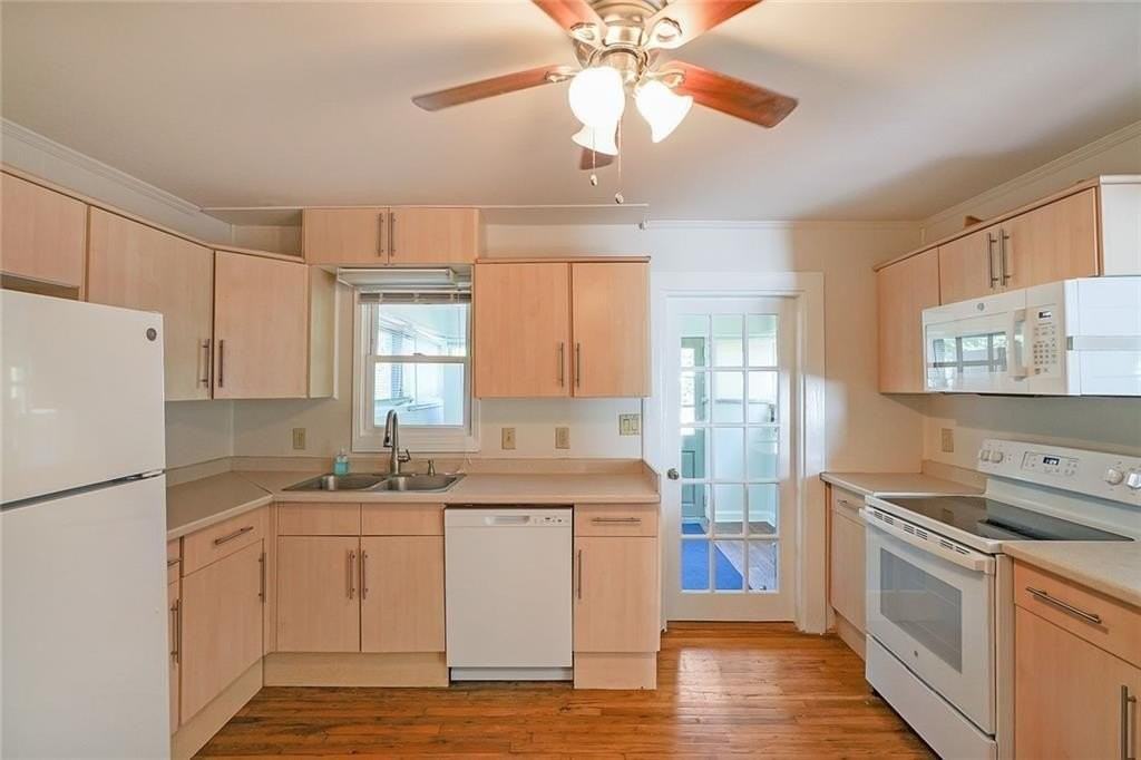 2055 Anderson Dr Se - Photo 4 of 11